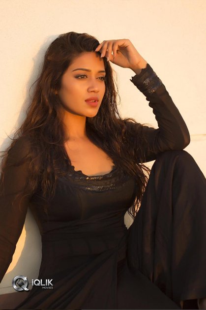 Nivetha-Pethuraj